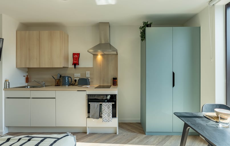 Courtyard View Studio Lower Floors, The Brook, Lower Bristol Road, Oldfield Park, Bath - Image 1